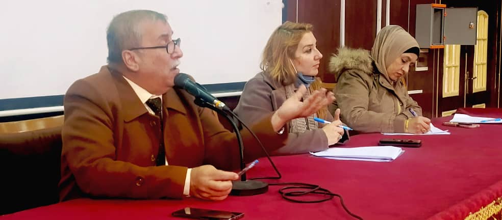 في إطار تعزيز النشاطات العلمية والبحثية : نائب رئيس جامعة الفرات للشؤون العلمية ومديرة البحث العلمي يلتقيان طلاب الدراسات العليا